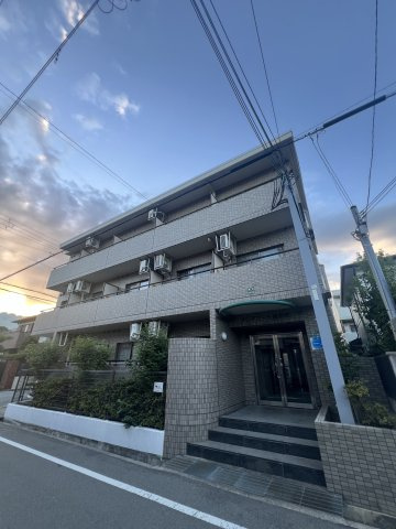 クレアコート産所町の外観