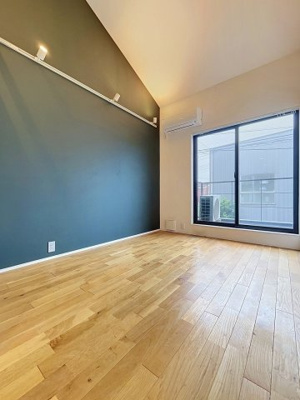【居間・リビング】 | カラスヤマベース | ★ロフト付きでお部屋を広くお使いいただけます！★