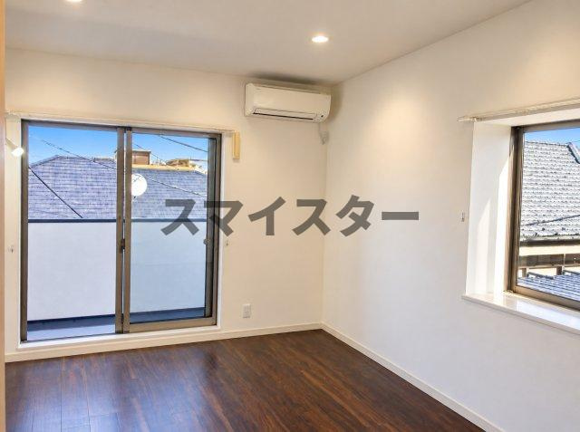 市川市真間１丁目のアパートの居間・リビング