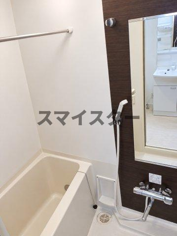 市川市真間１丁目のアパートの浴室