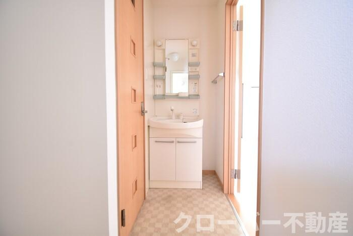 ファミーユタイチ Ｂ棟の独立洗面台|洗髪洗面化粧台