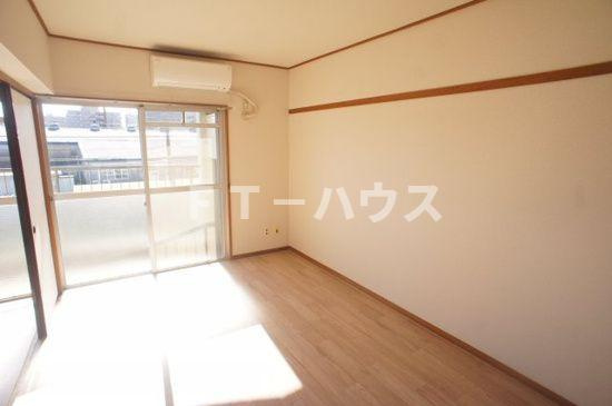 須藤本郷マンションの居間・リビング