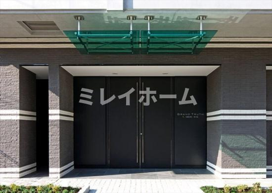 グラントゥルース大森ライズのエントランス