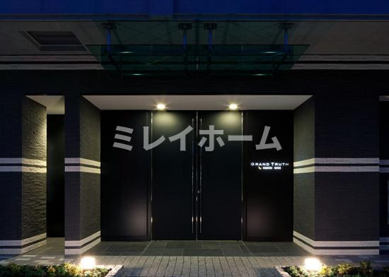 グラントゥルース大森ライズのエントランス
