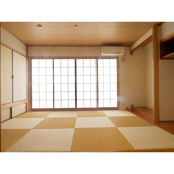 プレシャスアパートメントの和室