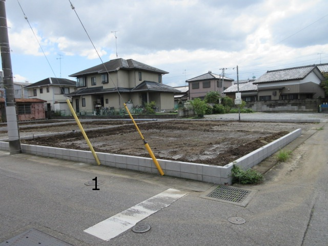 【仲介手数料無料】新築戸建　深谷市田所町4-19（全3棟）の前面道路含む現地写真