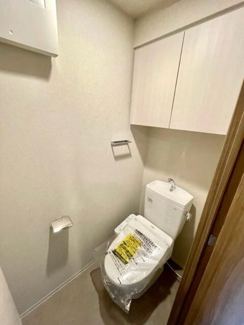 クレヴィアリグゼ北品川Ⅱステーションコートのトイレ|ゆったりとした空間のトイレです