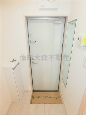 マーレ大森町の玄関