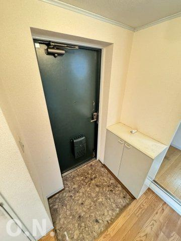 フラワーヒルまつもとの玄関