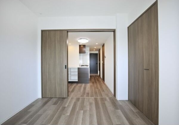 名古屋市東区泉２丁目の賃貸マンションの居間・リビング