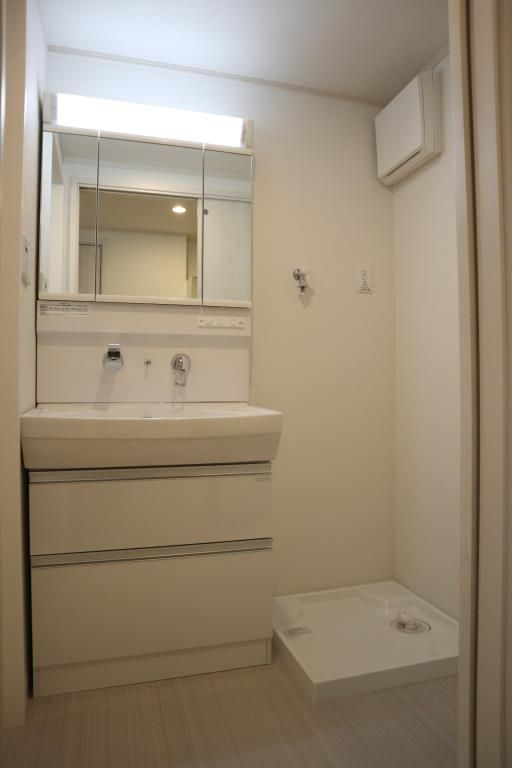 ラヴィベール妙典の独立洗面台
