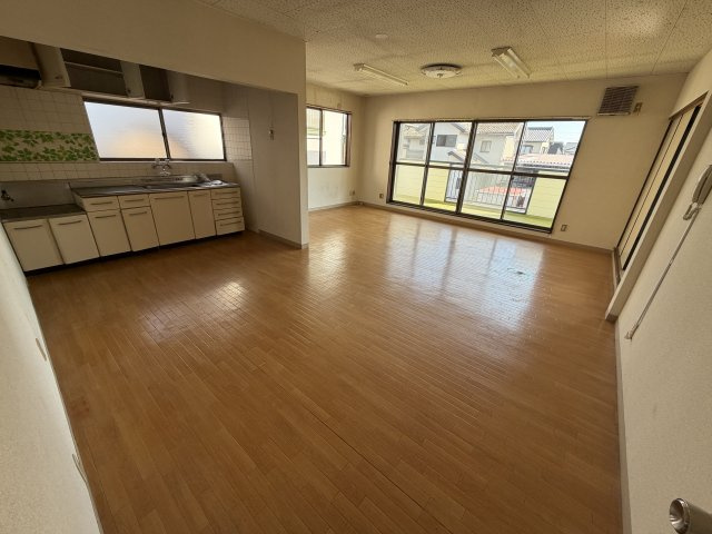 広野様住居付貸店舗・事務所の内装|2階