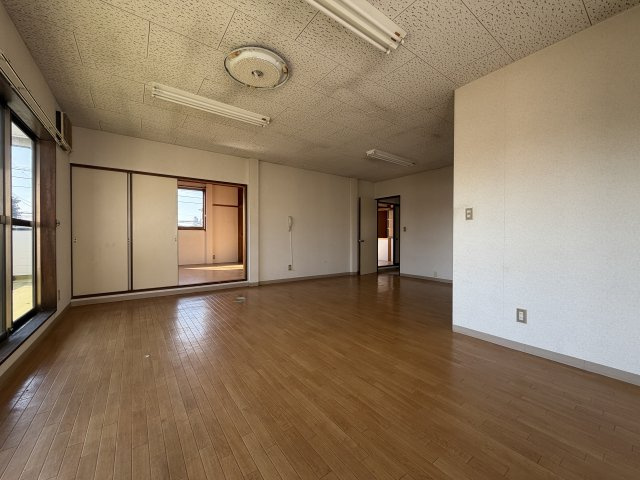 広野様住居付貸店舗・事務所の内装|2階