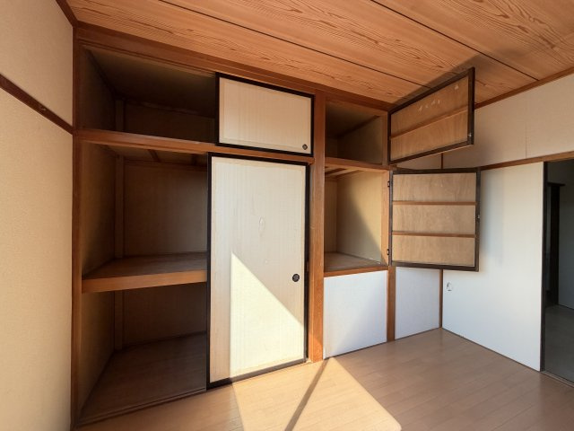 広野様住居付貸店舗・事務所の収納|2階