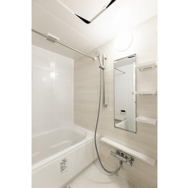 コンフォリア高島平の浴室