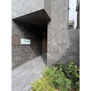 パルティール庄内通のエントランス