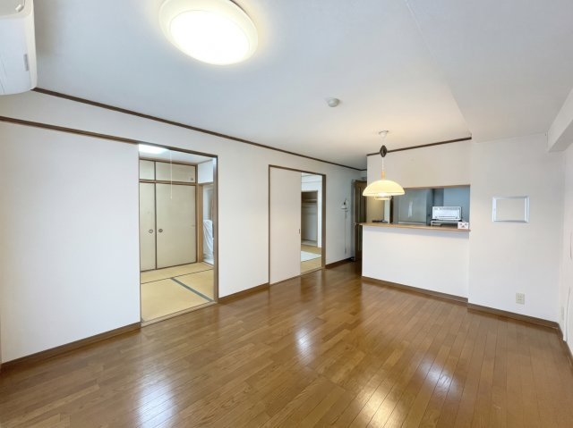 グランディ本原の外観
