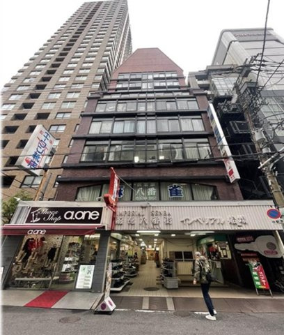大阪市中央区南本町３丁目の店舗一部の外観
