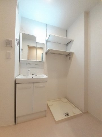 プラシード湘南台の洗面所|コンパクトで使いやすい洗面所