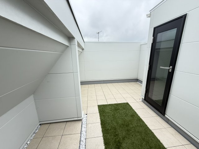 THE TERRACE 湘南鵠沼のバルコニー|暖かな日差しのふりそそぐバルコニー