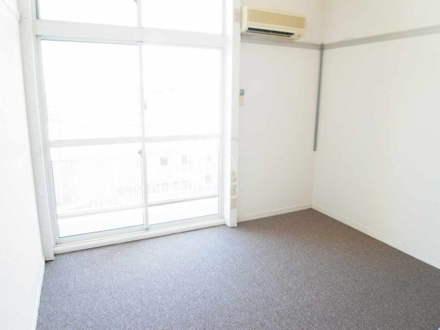 レオパレスフローラⅠの居間・リビング|※家具なし部屋