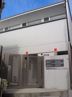 プチメゾン長崎のエントランス