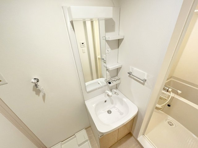 GRANDIR三津屋中の独立洗面台
