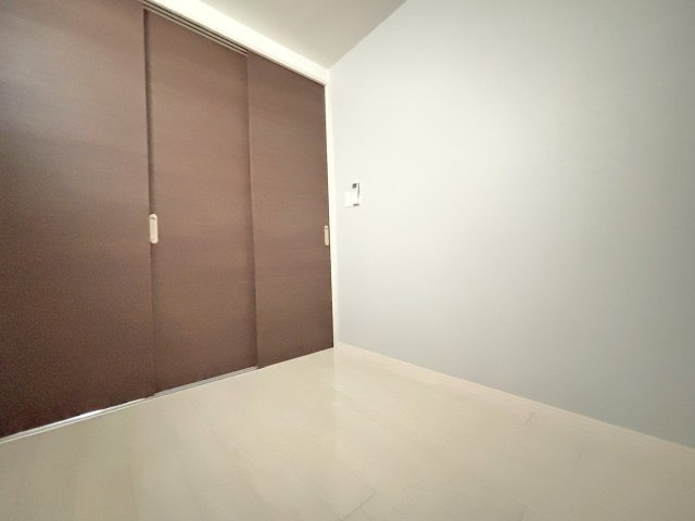 GRANDIR三津屋中の洋室