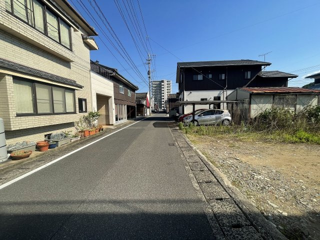 早岐2丁目土地の前面道路含む現地写真
