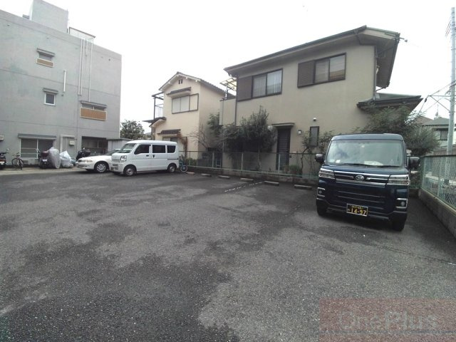 コンフォート・ヴィラの駐車場