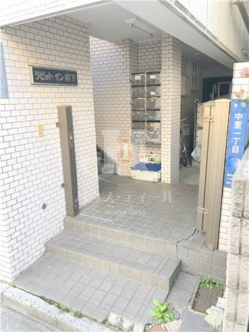 【エントランス】 | ラビットイン柳下 | 毎日通るエントランスはこのようになっています