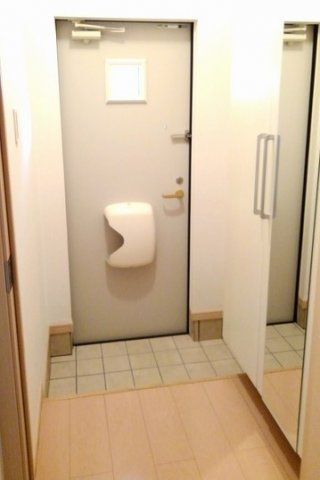 サンフラットＢの玄関|玄関です
