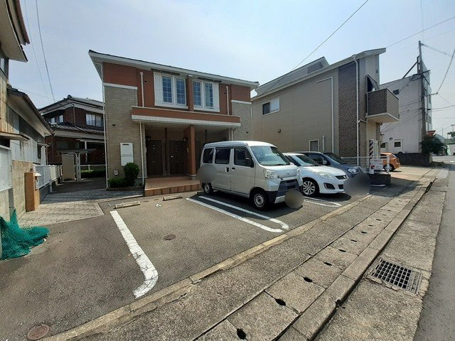 あかしあの駐車場|駐車場があるので、車を買う予定の方も安心です
