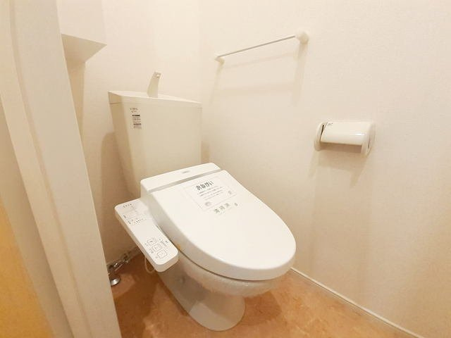プラシードのトイレ|コンパクトで使いやすいトイレです