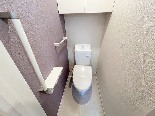 ＳＱＵＡＲＥ　新町のトイレ|落ち着いた色調のトイレです