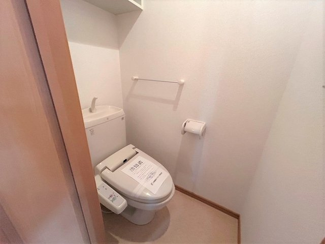 クレマチスⅡのトイレ|ゆったりとした空間のトイレです