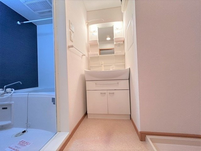 クレマチスⅡの洗面所|コンパクトで使いやすい洗面所
