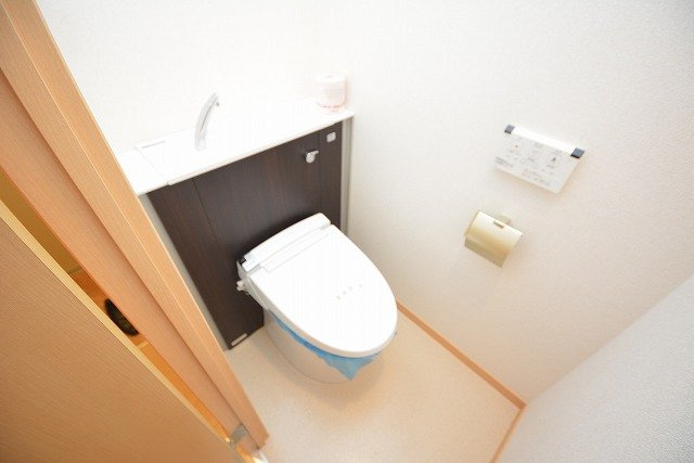 グランドステージ鏡のトイレ|清潔感のあるトイレです