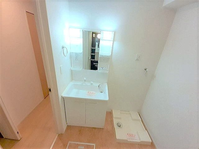 リバーサイド　コッティ　Ⅰの洗面所|明るい洗面所です