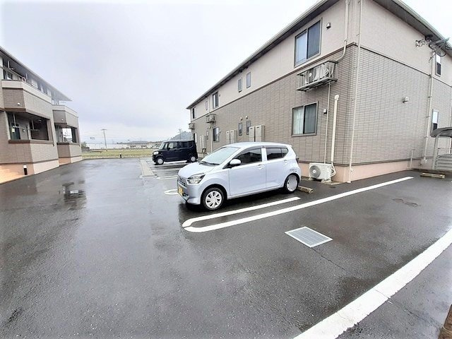 バーミィーブルー　Ⅰの駐車場|駐車場に車を止められます