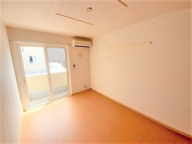 サニーガーデンＢの内装|明るい色調の室内です