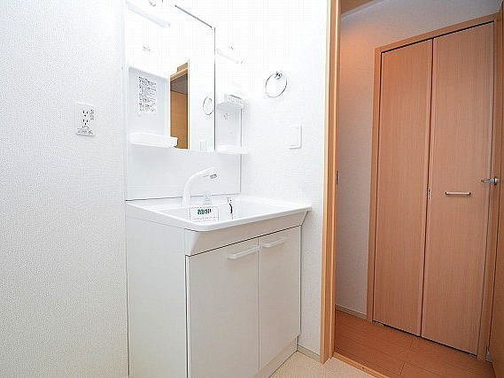 オロスタ　トラデス　Ⅰの洗面所|忙しい朝には欠かせない洗面所です