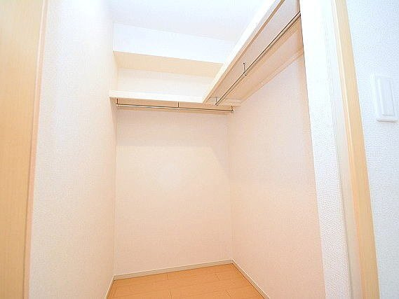 オロスタ　トラデス　Ⅰの収納|十分な収納スペースがあります