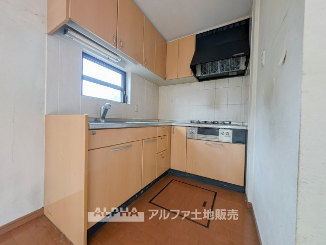 立川市幸町5丁目　中古戸建　全1棟のキッチン|【Kitchen Style】◆使いやすいシステムキッチン◆
毎日の料理を支えるシステムキッチン。食洗機やグリルも備え、調理から片付けまでスムーズに進められます。