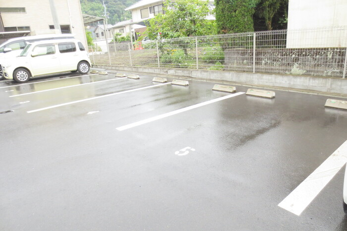 【駐車場】