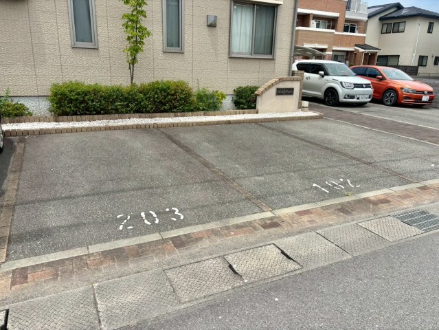 ガーデンハイツの駐車場