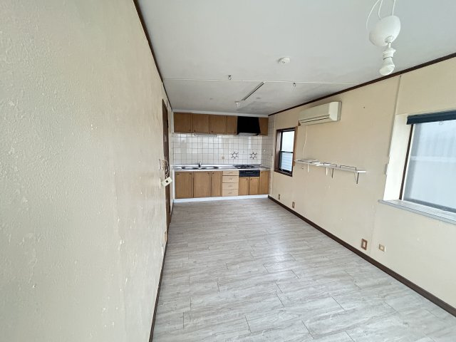 本町４丁目戸建の居間・リビング