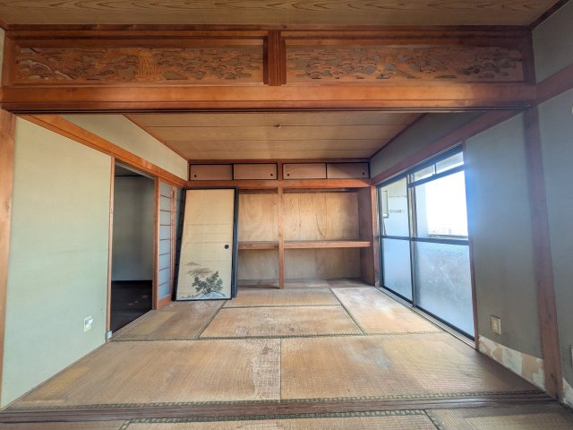 山内ヴィラージュ富野（A-8）の和室