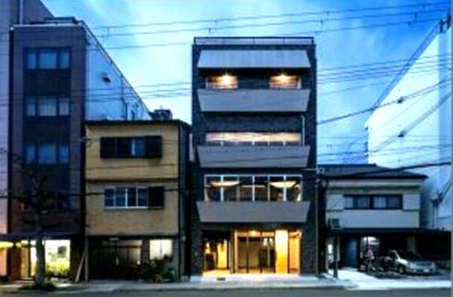 岡山ビルの外観