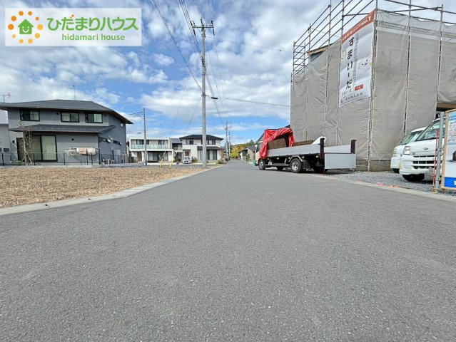 ひたちなか東石川第14　新築戸建の前面道路含む現地写真|学校や大きな公園も近くお子様も安心！